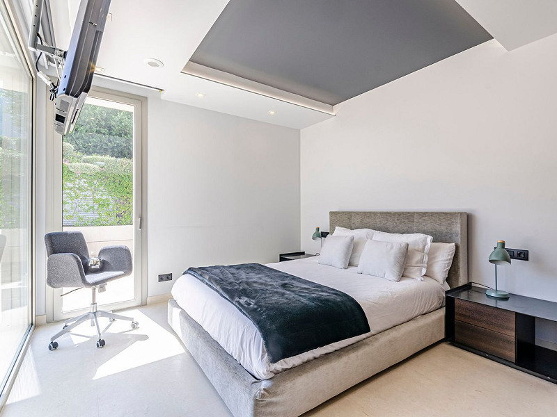 Modern Luxury Villa with Sea and Barcelona Views in Teia, Maresme. Photo:  37