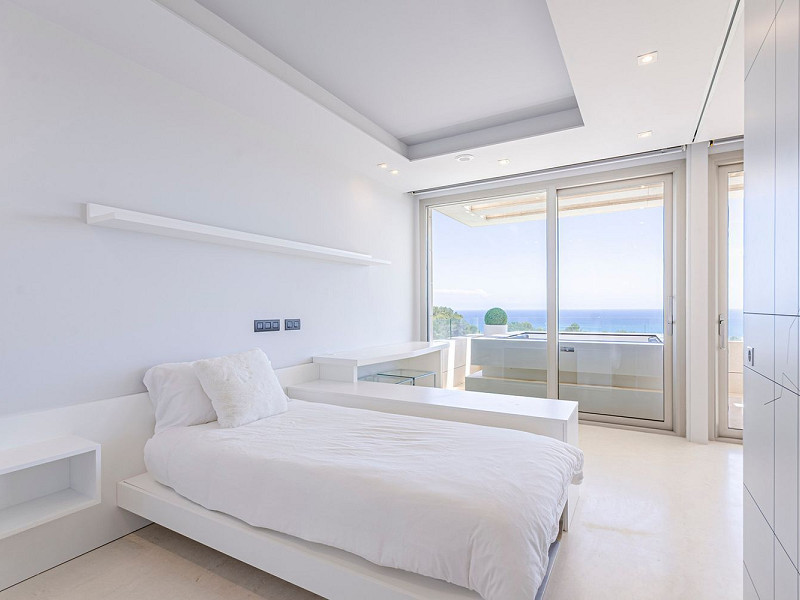 Modern Luxury Villa with Sea and Barcelona Views in Teia, Maresme. Photo:  47