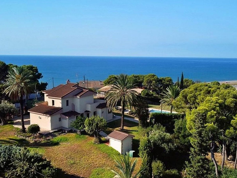 Exclusive and private house with panoramic views in Bellamar, Castelldefels