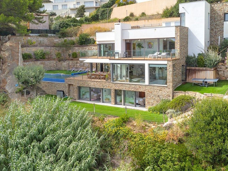 Villa exclusiva con vistas al mar en Sa Riera, Begur. Foto:  48