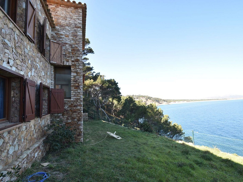 Villa exclusiva con vistas al mar en Sa Riera, Begur. Foto:  39