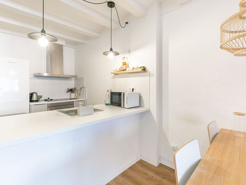 Отремонтированная меблированная квартира на Calle Pedreres, Poble Sec, Барселона. Фото:  4
