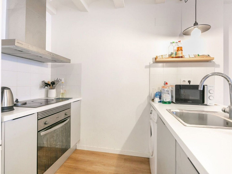 Отремонтированная меблированная квартира на Calle Pedreres, Poble Sec, Барселона. Фото:  5