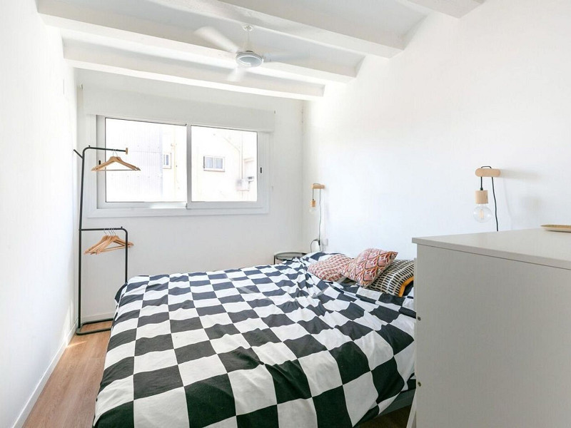 Отремонтированная меблированная квартира на Calle Pedreres, Poble Sec, Барселона. Фото:  8