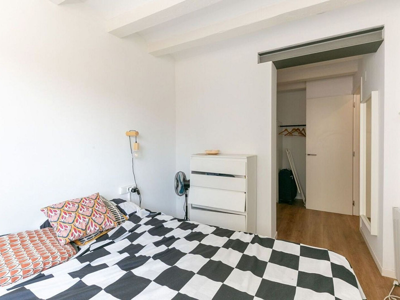 Отремонтированная меблированная квартира на Calle Pedreres, Poble Sec, Барселона. Фото:  9