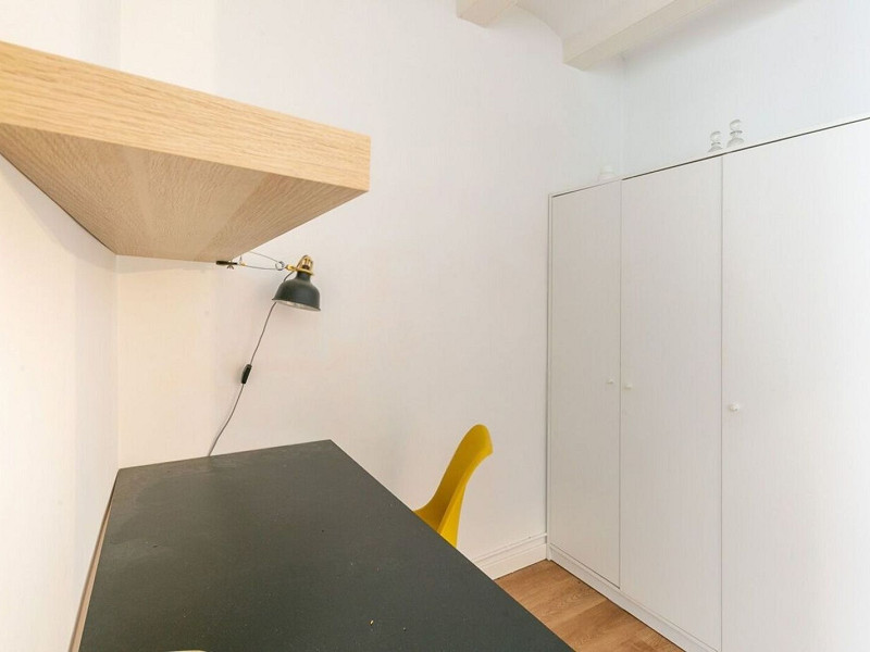 Отремонтированная меблированная квартира на Calle Pedreres, Poble Sec, Барселона. Фото:  12