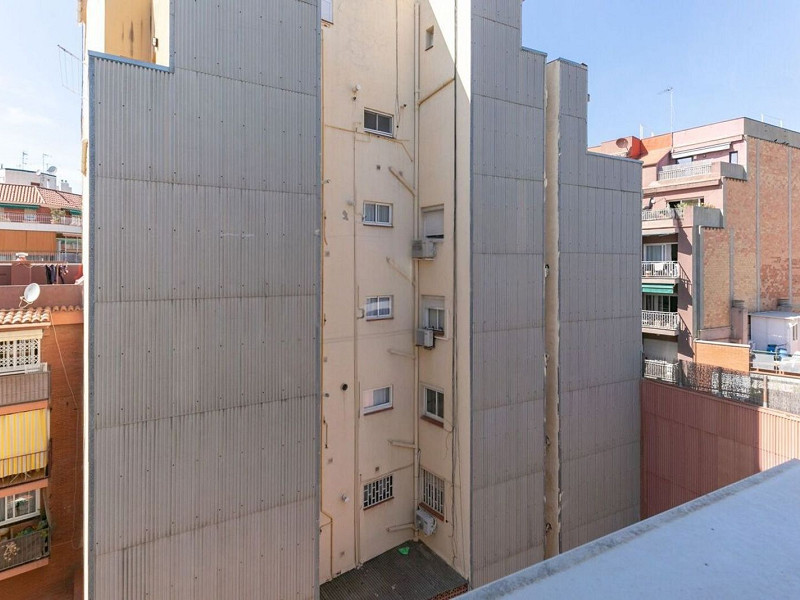 Отремонтированная меблированная квартира на Calle Pedreres, Poble Sec, Барселона. Фото:  15