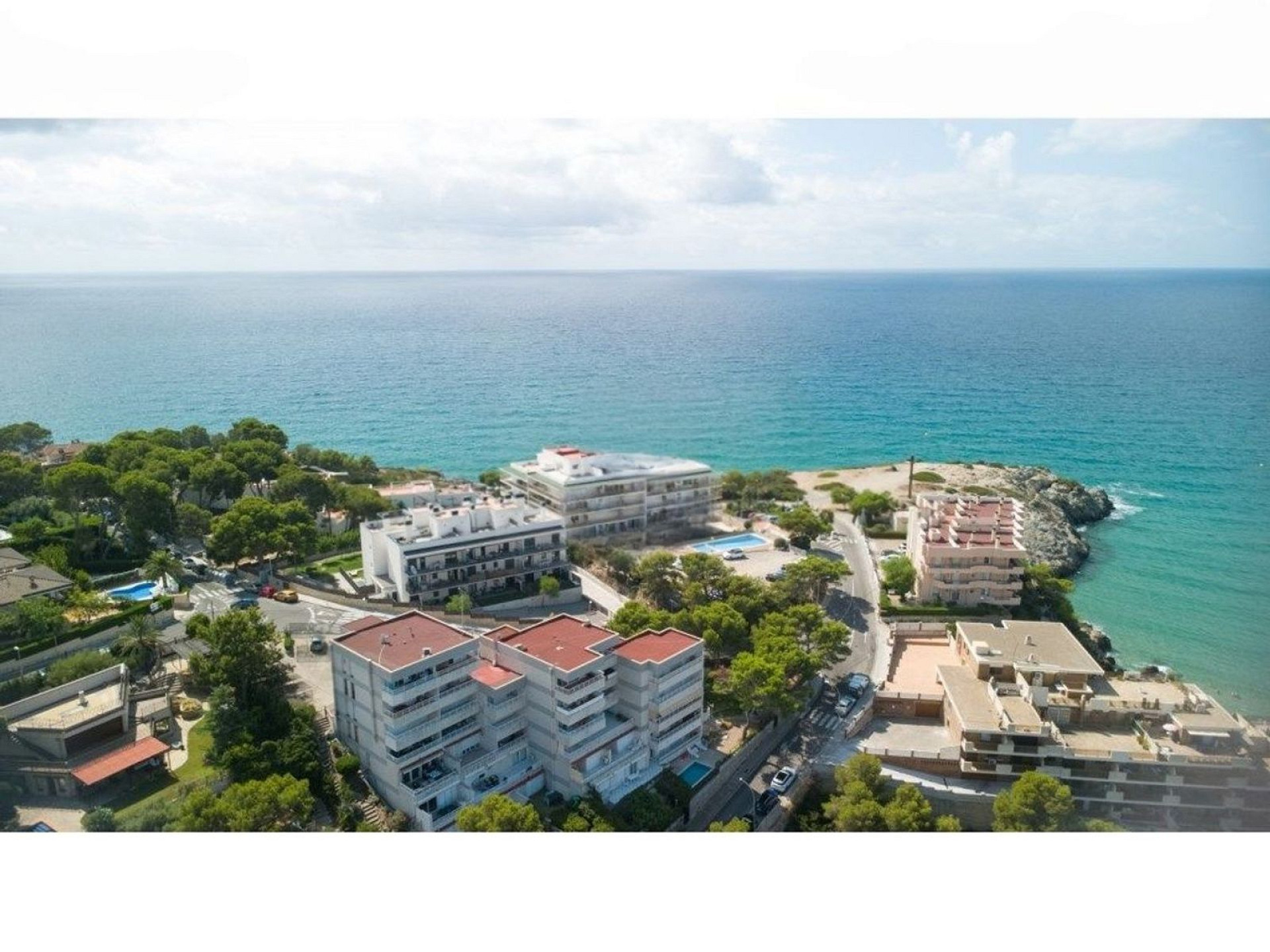 Квартира с видом на море в Cap Salou с бассейном и парковкой, Салоу