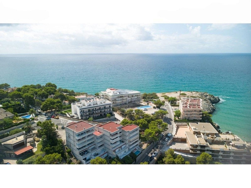 Квартира с видом на море в Cap Salou с бассейном и парковкой, Салоу. Фото:  1