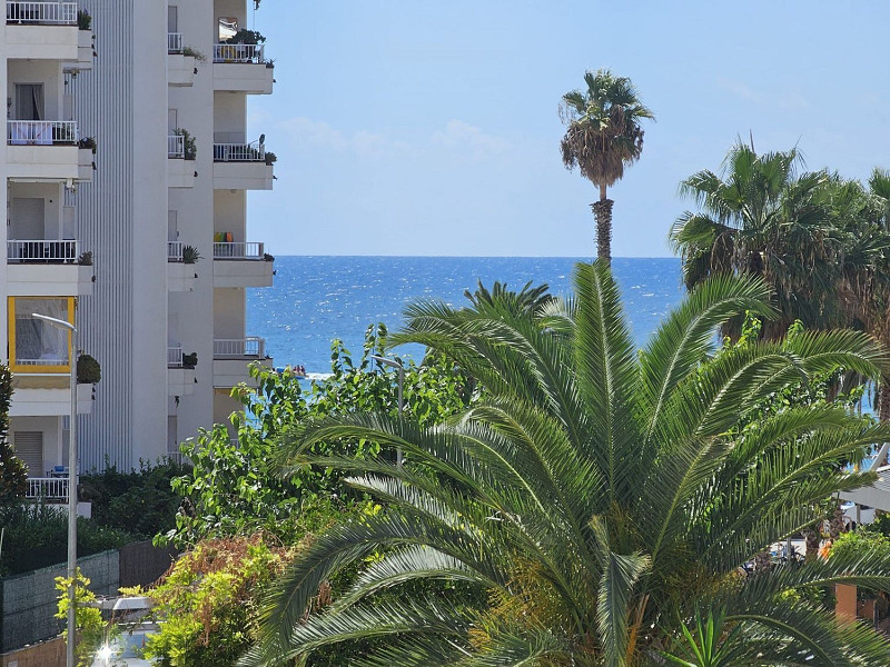 Эксклюзивная квартира с видом на море в Playa de Fenals, Lloret de Mar