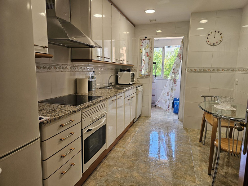 Эксклюзивная квартира с видом на море в Playa de Fenals, Lloret de Mar. Фото:  3