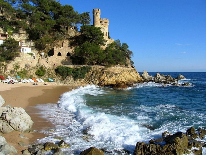 Эксклюзивная квартира с видом на море в Playa de Fenals, Lloret de Mar. Фото:  9