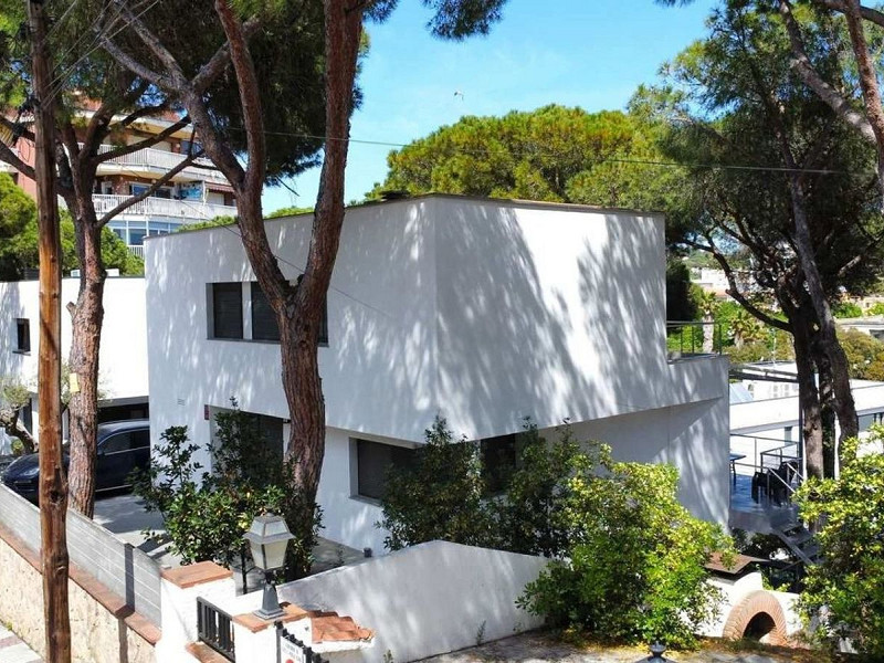 Современная вилла после ремонта с видом на море и туристической лицензией в Platja d’Aro. Фото:  10