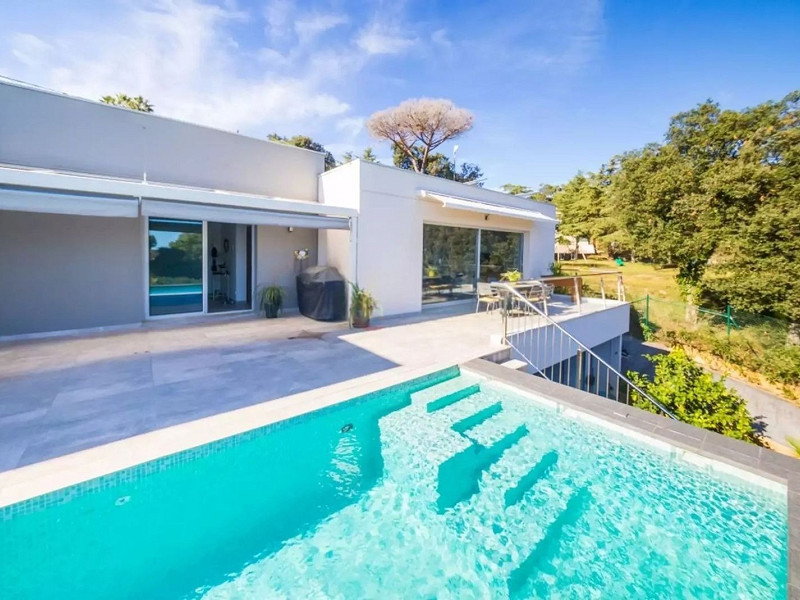 Современная вилла с бассейном в Platja d’Aro – Коста-Брава. Фото:  17