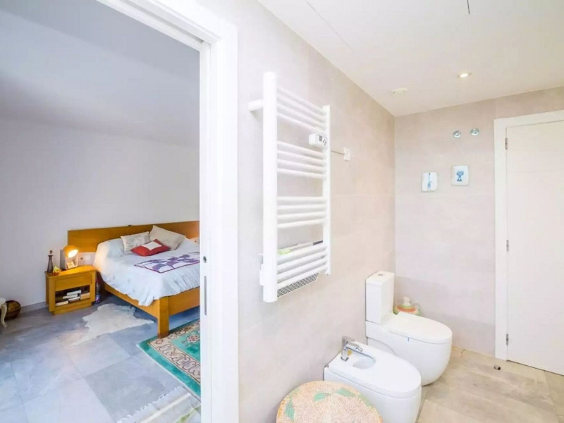 Современная вилла с бассейном в Platja d’Aro – Коста-Брава. Фото:  26