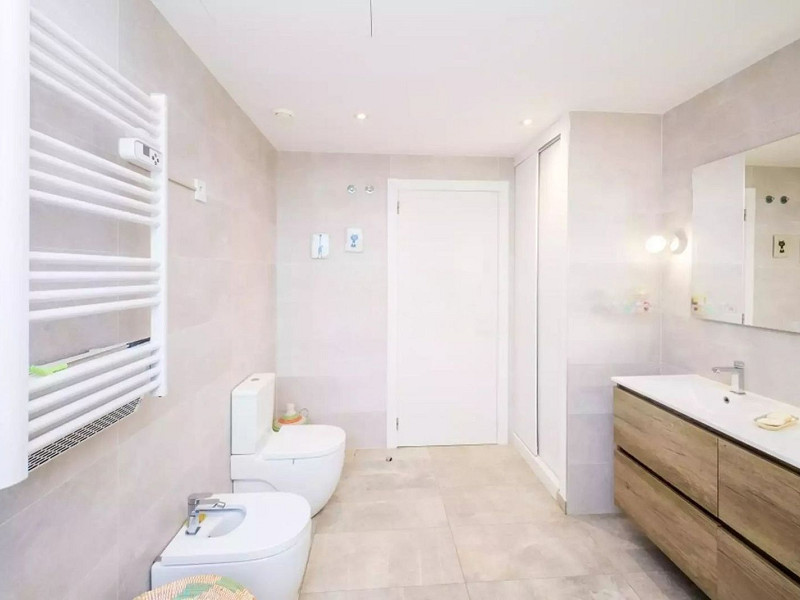 Современная вилла с бассейном в Platja d’Aro – Коста-Брава. Фото:  27
