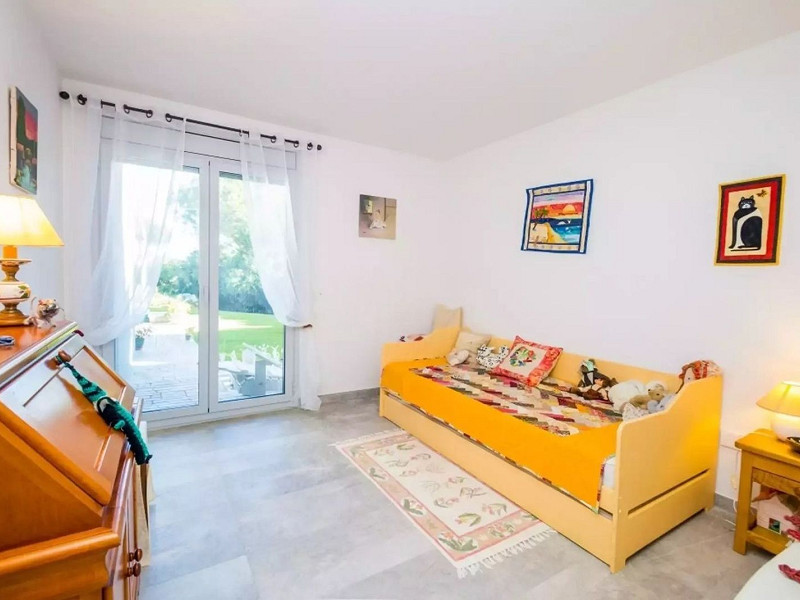 Современная вилла с бассейном в Platja d’Aro – Коста-Брава. Фото:  35