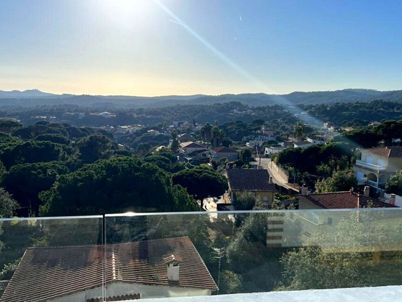 Энергоэффективная вилла с видом на море в Els Pinars, Lloret de Mar. Фото:  8
