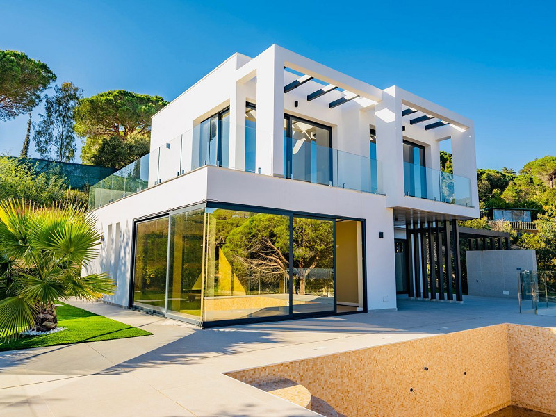 Новая вилла с видом на море в Los Pinares, Lloret de Mar, Коста-Брава. Фото:  7