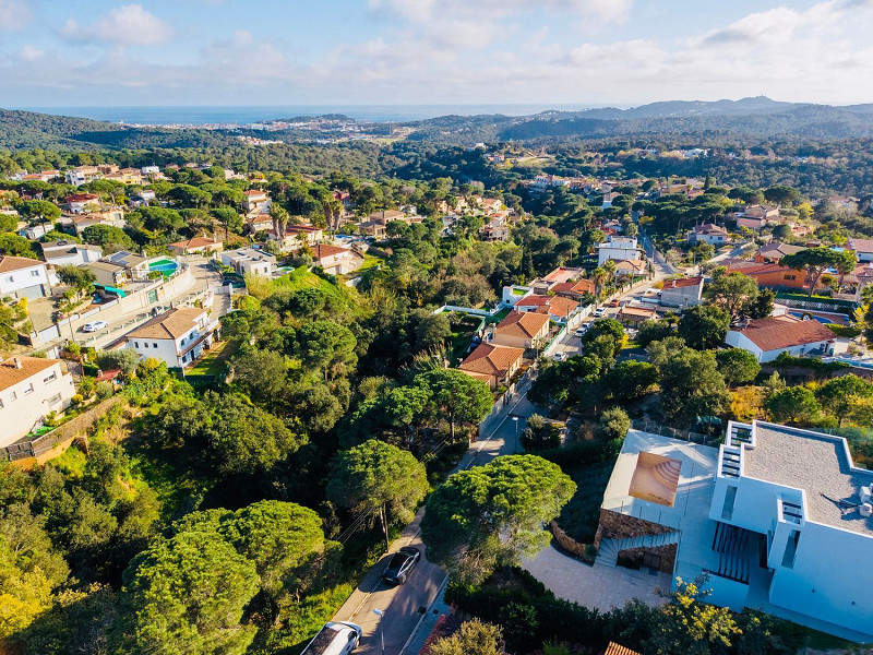 Новая вилла с видом на море в Los Pinares, Lloret de Mar, Коста-Брава. Фото:  9