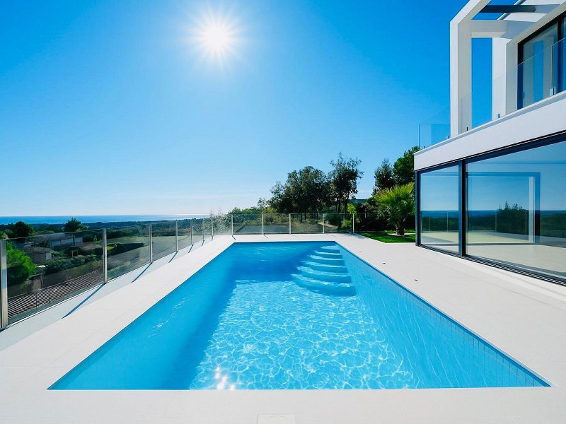 Новая вилла с видом на море в Los Pinares, Lloret de Mar, Коста-Брава. Фото:  27