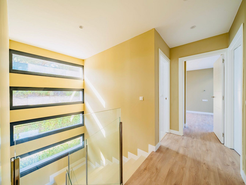 Новая вилла с видом на море в Los Pinares, Lloret de Mar, Коста-Брава. Фото:  44