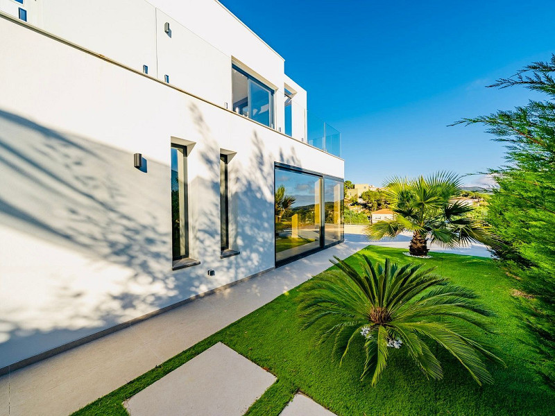 Новая вилла с видом на море в Los Pinares, Lloret de Mar, Коста-Брава. Фото:  56