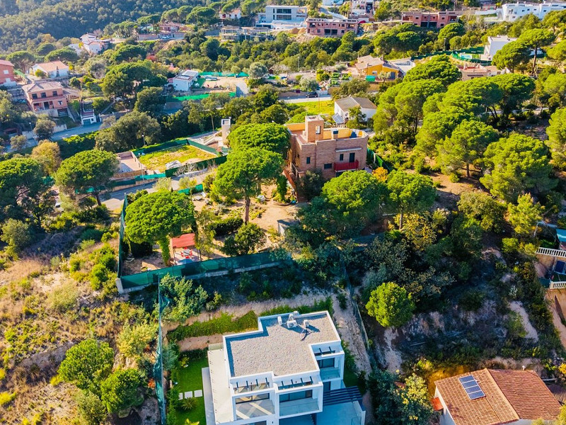 Новая вилла с видом на море в Los Pinares, Lloret de Mar, Коста-Брава. Фото:  62