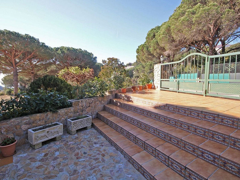 Дом с видом на море между Lloret de Mar и Tossa de Mar, Коста-Брава. Фото:  18