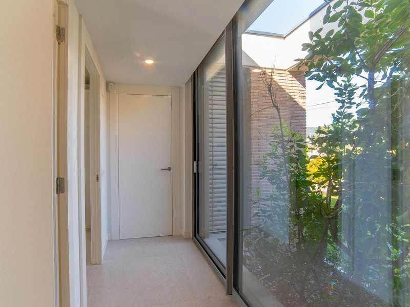 Contemporary House with Sea Views in Cabrils, Maresme. Photo:  12