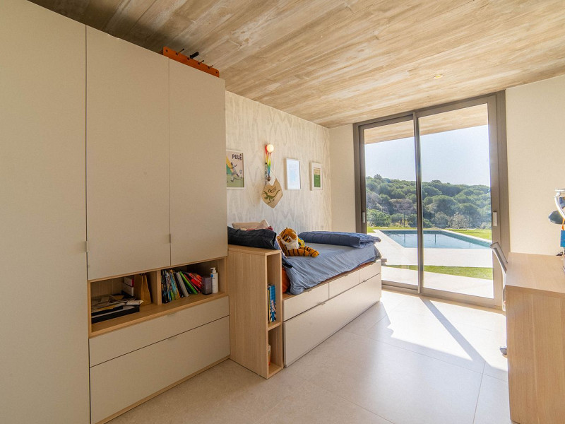 Contemporary House with Sea Views in Cabrils, Maresme. Photo:  13