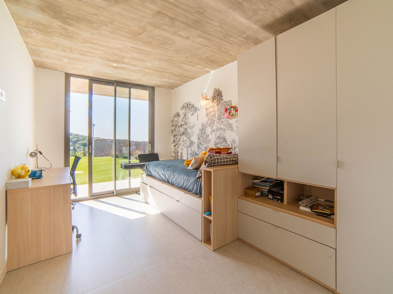 Contemporary House with Sea Views in Cabrils, Maresme. Photo:  14
