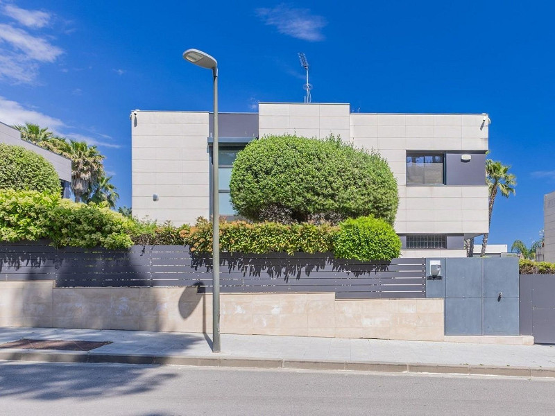 Эксклюзивная и светлая вилла в Sant Andreu de Llavaneres, Маресме. Фото:  5