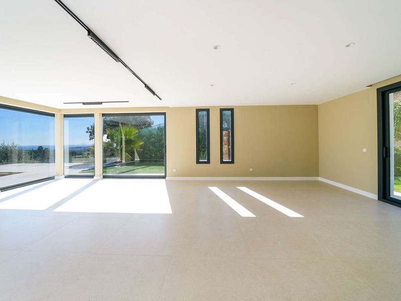 Современная вилла с видом на море в Els Pinars, Lloret de Mar, Коста-Брава. Фото:  10