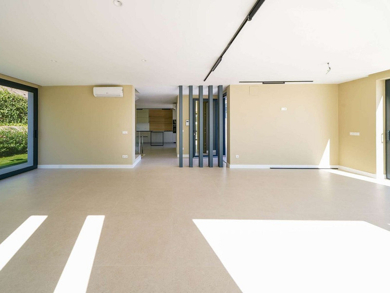 Современная вилла с видом на море в Els Pinars, Lloret de Mar, Коста-Брава. Фото:  15