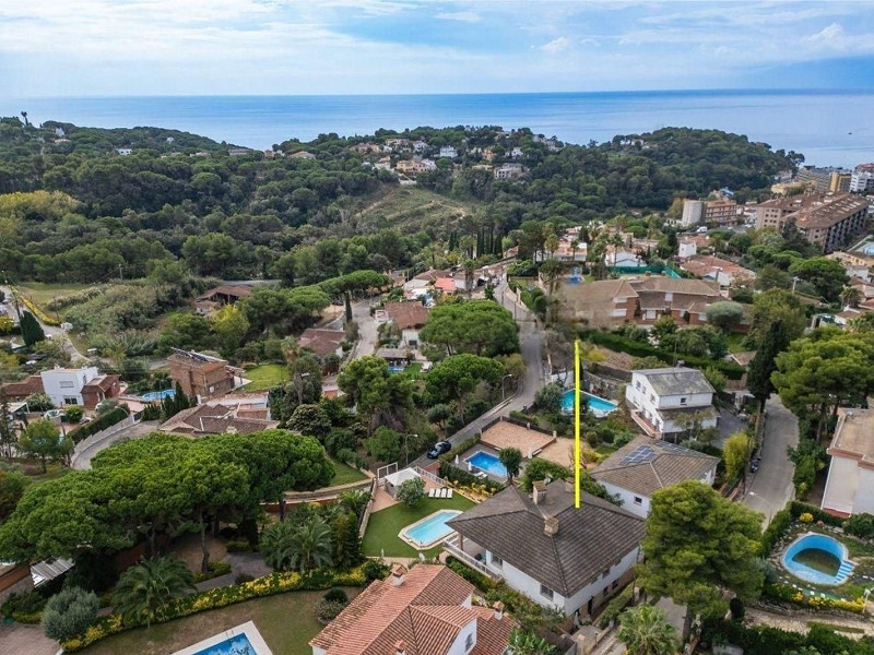 Просторная вилла с видом на море в Lloret de Mar, Коста-Брава. Фото:  2