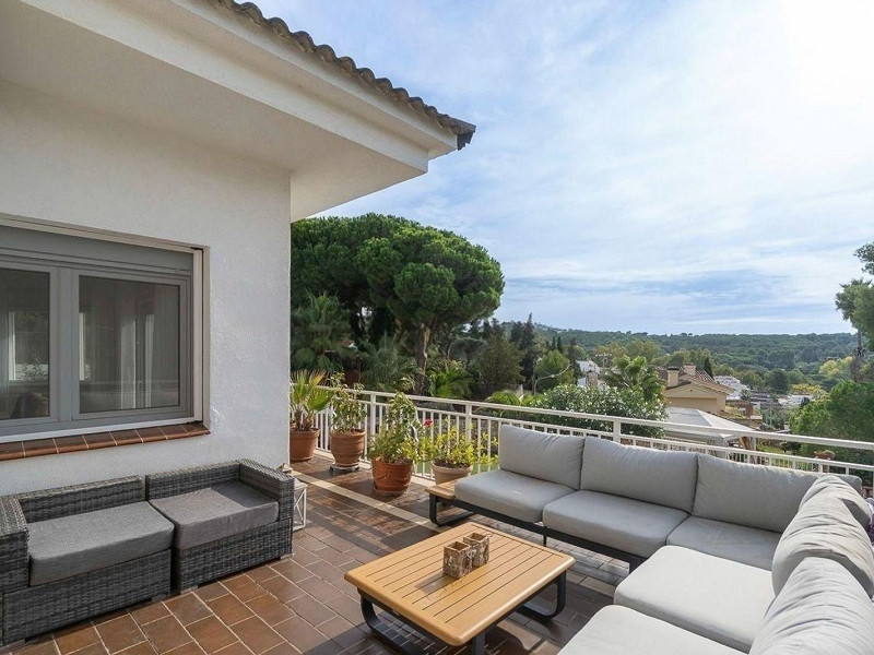 Просторная вилла с видом на море в Lloret de Mar, Коста-Брава. Фото:  36
