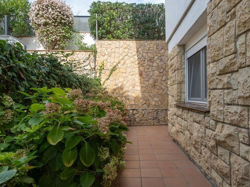 Просторная вилла с видом на море в Lloret de Mar, Коста-Брава. Фото:  49