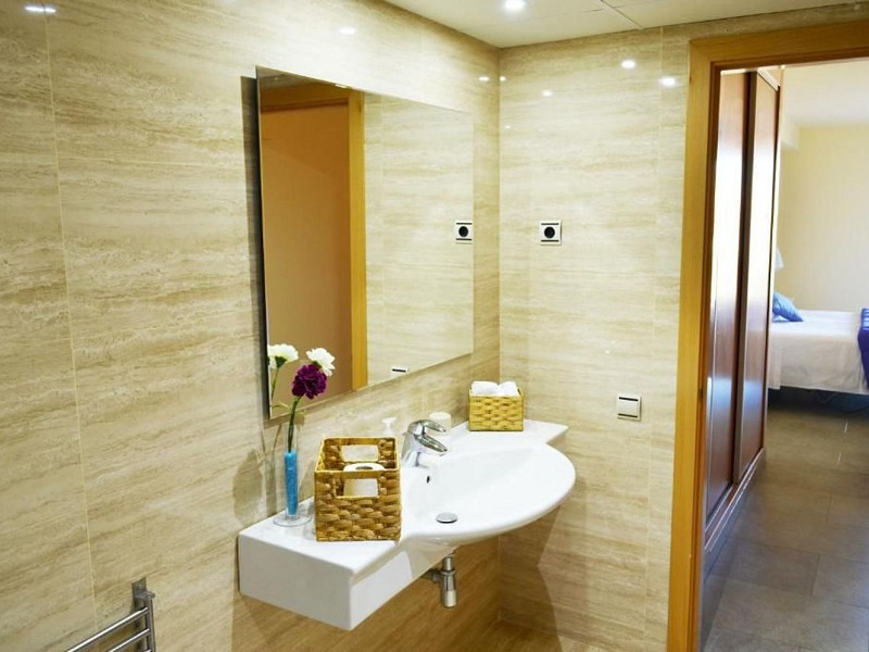 Piso elegante y exclusivo cerca del mar en Cambrils, Costa Brava. Foto:  30