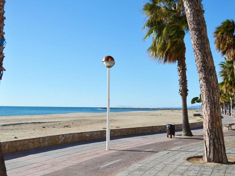 Piso elegante y exclusivo cerca del mar en Cambrils, Costa Brava. Foto:  31