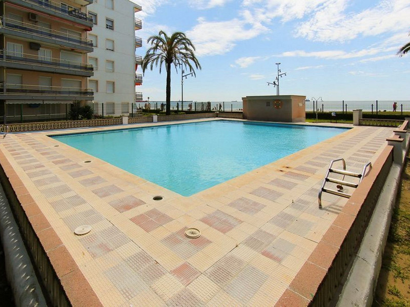 Квартира с видом на море в La Pineda, Таррагона. Фото:  35
