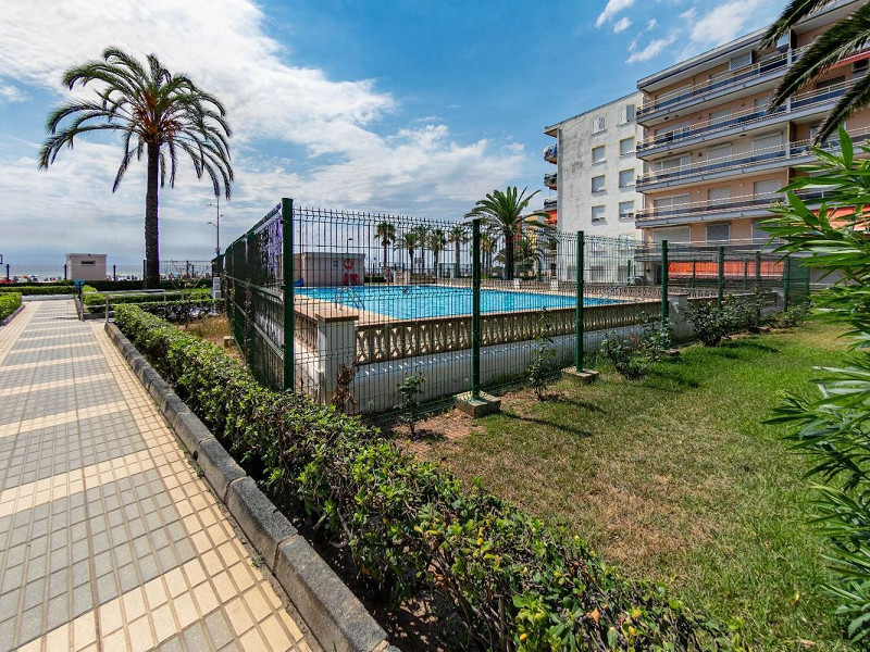 Квартира с видом на море в La Pineda, Таррагона. Фото:  36