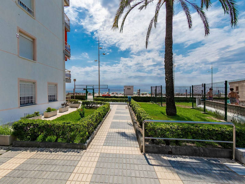 Квартира с видом на море в La Pineda, Таррагона. Фото:  39