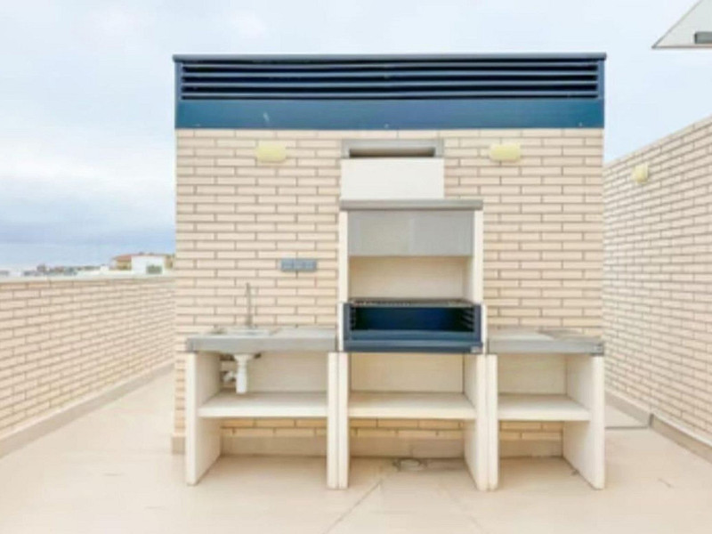 Modern and exclusive penthouse with sea views in La Pineda, Tarragona. Photo:  14