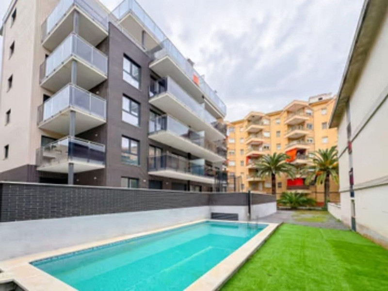 Modern and exclusive penthouse with sea views in La Pineda, Tarragona. Photo:  15