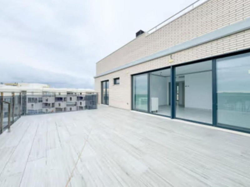 Modern and exclusive penthouse with sea views in La Pineda, Tarragona. Photo:  20