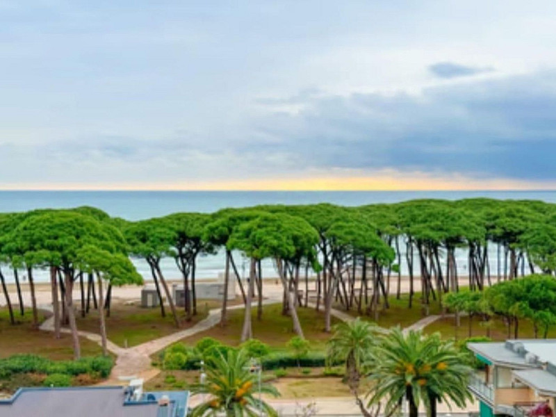 Modern and exclusive penthouse with sea views in La Pineda, Tarragona. Photo:  22