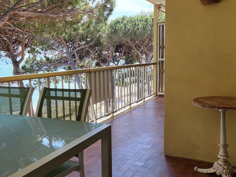 Seafront apartment with communal garden in Cambrils, Costa Dorada. Photo:  3
