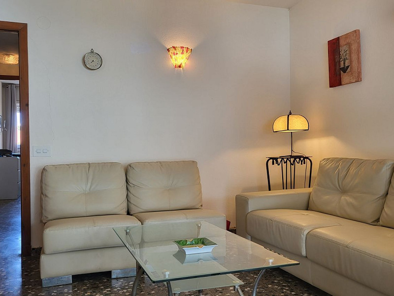 Seafront apartment with communal garden in Cambrils, Costa Dorada. Photo:  7