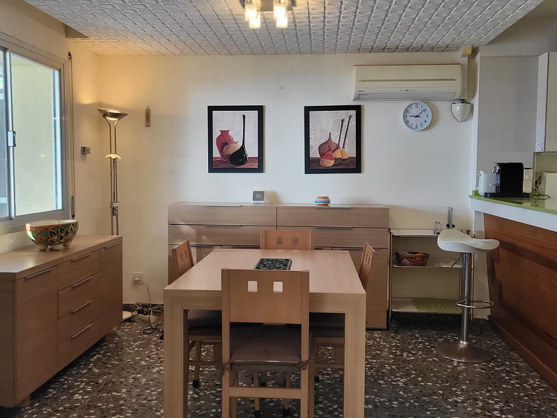 Seafront apartment with communal garden in Cambrils, Costa Dorada. Photo:  12